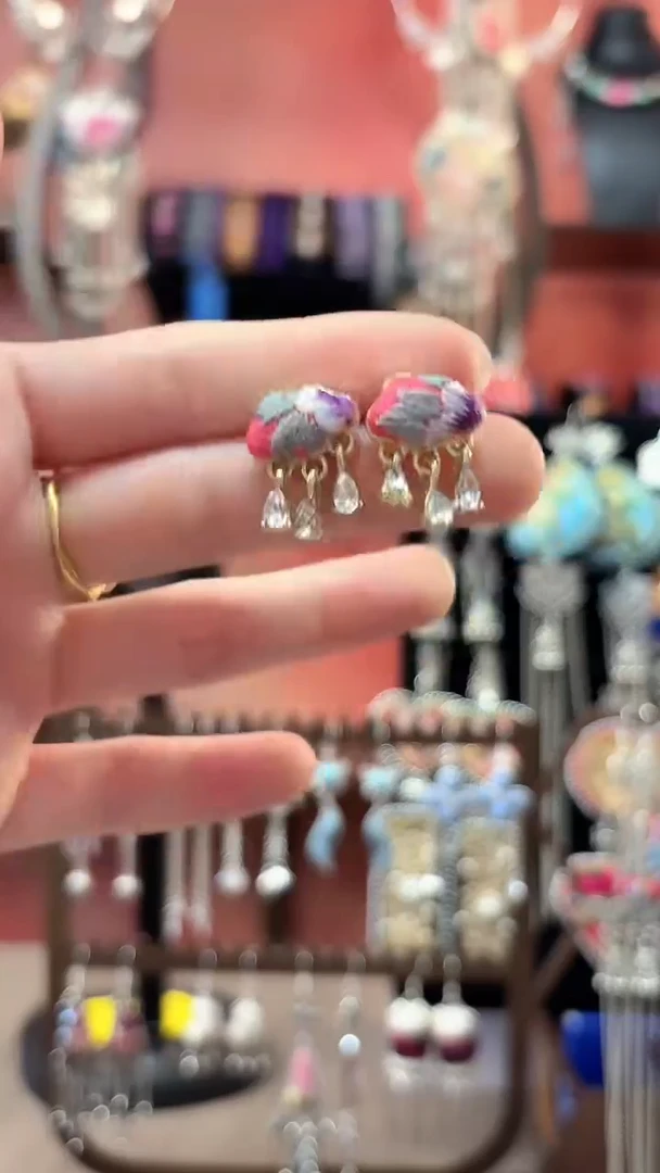 织绣 云织谣民族风精美饰品   308