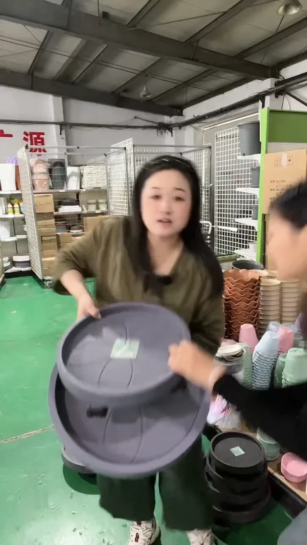 2个圆形钢化树脂轮托，发360+450型号，发灰色