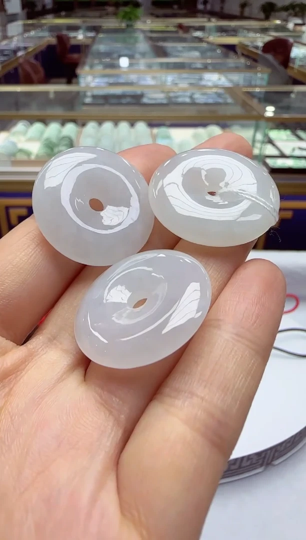 颈饰未镶嵌翡翠多样性发其一