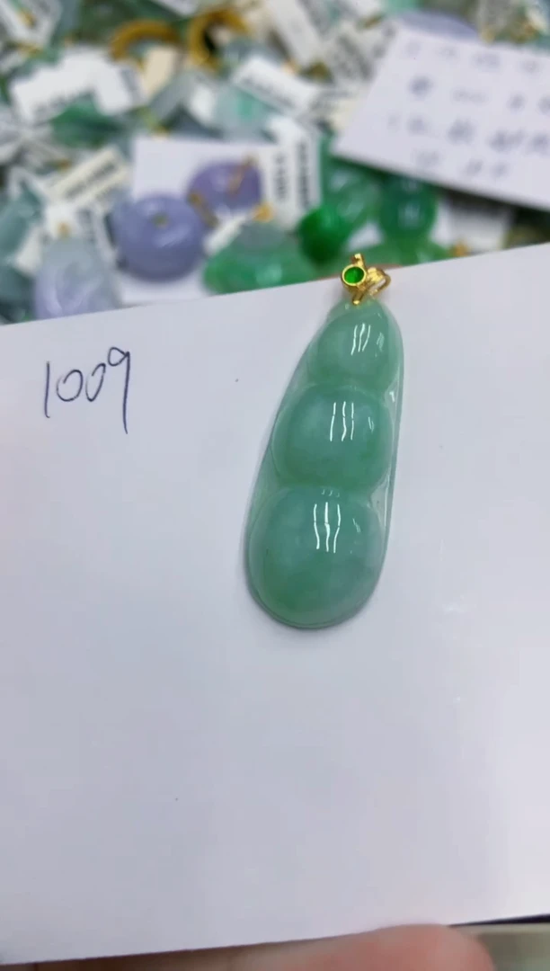 颈饰未镶嵌翡翠 翡翠