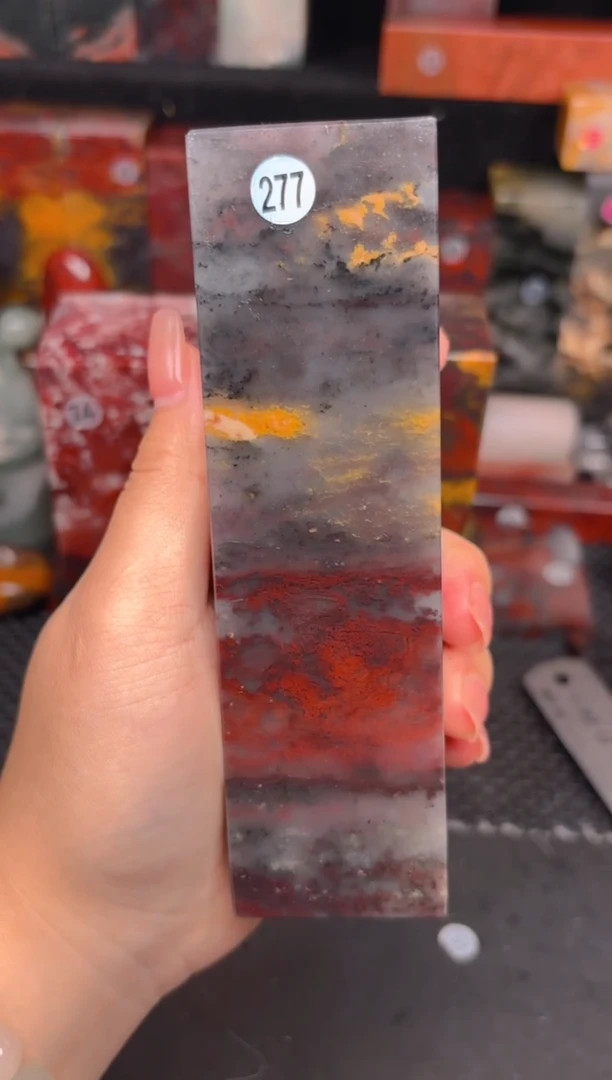 玉用***1 桂林鸡血玉印章摆件 编号：277