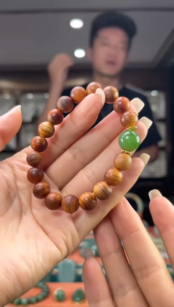 和田玉未镶嵌颈饰1