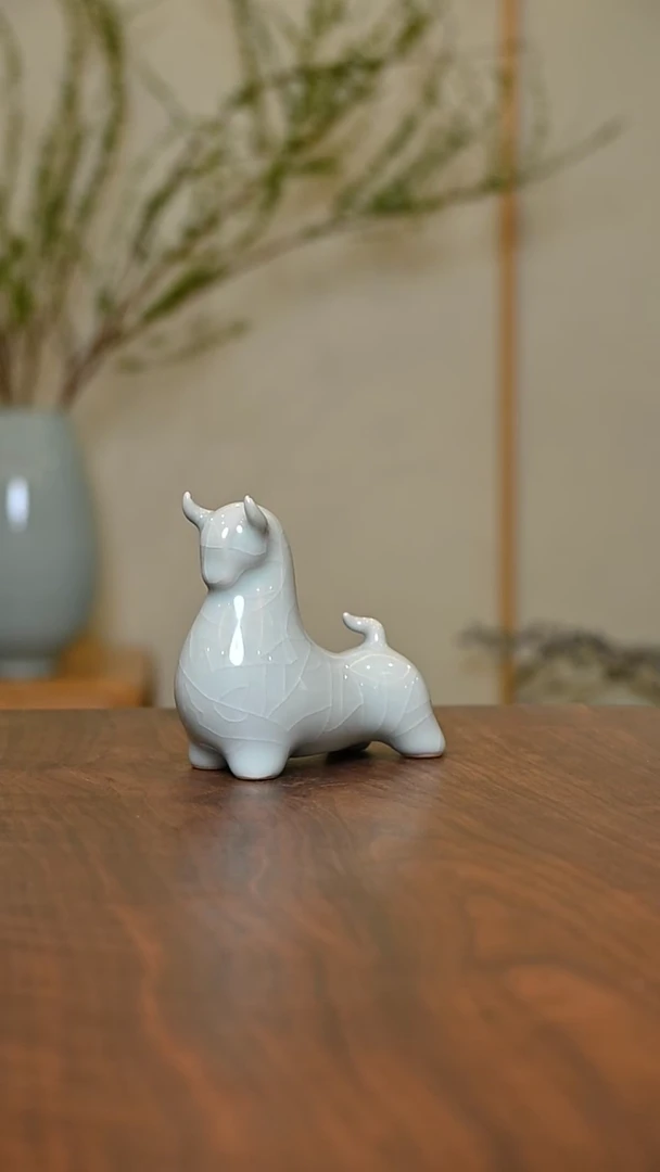 小福牛 粉青釉 微瑕 无款