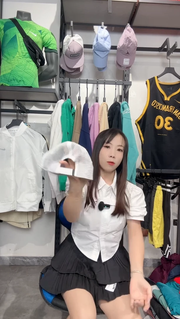 1677  编码 瑕疵款直播间过款为准 尺码