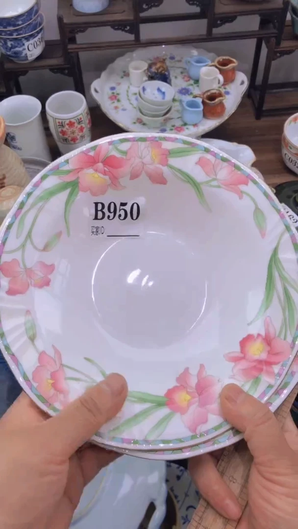 瓷片A****LA龙华精品陶瓷店
