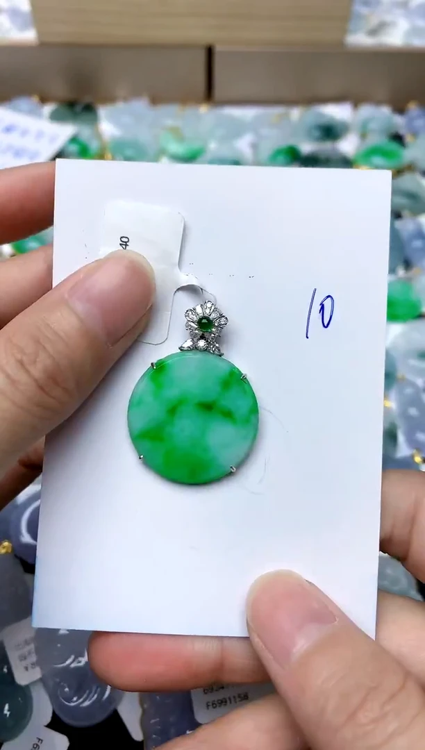 【闪购商品】翡翠颈饰18K金镶嵌10天然A货翡翠