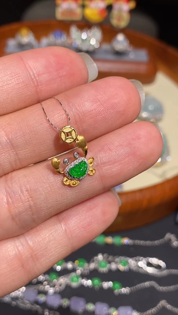 【闪购商品】翡翠颈饰18K金镶嵌万能扣吊坠