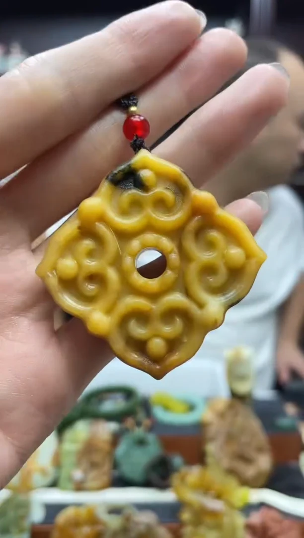未镶嵌岫玉吊坠·