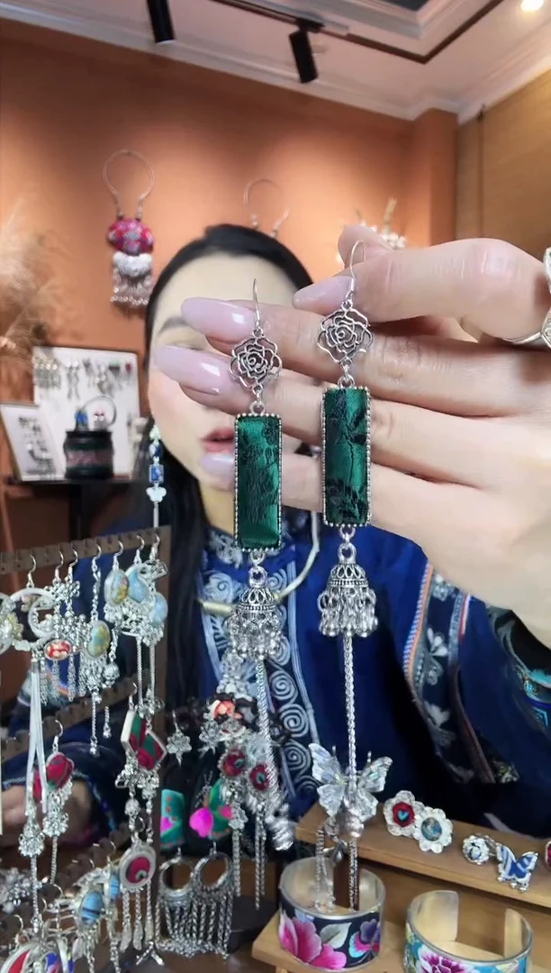 【闪购商品】刺绣纯手工民族风耳环