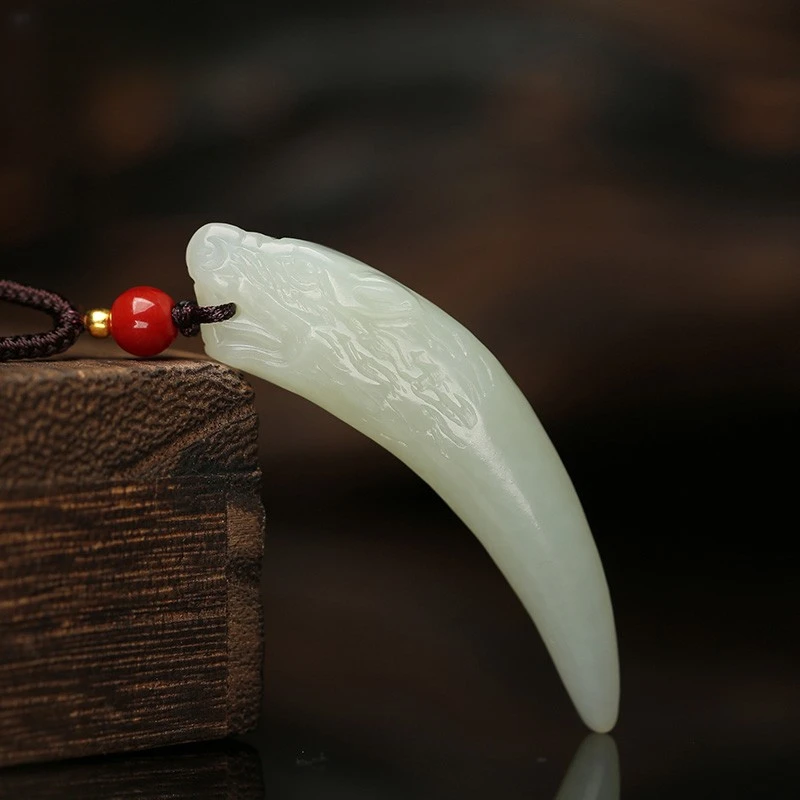 新疆和田玉狼牙吊坠男狗牙玉石牙齿玉坠双面精美雕刻男女通用玉佩