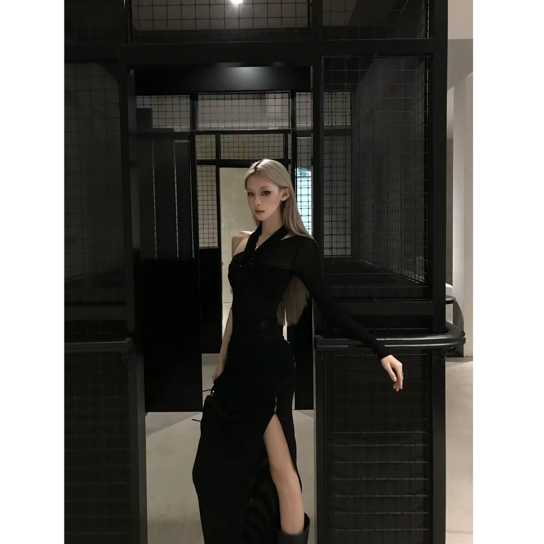 法式复古设计感气质挂脖露肩上衣女2025秋季新款显瘦半身裙两件套