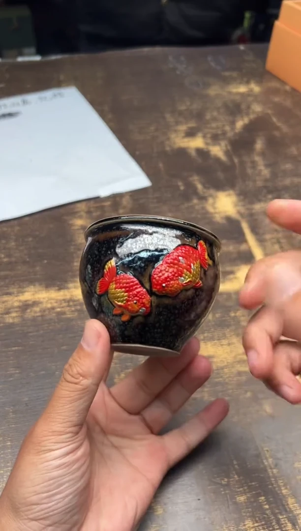 【闪购商品】/巫斌双鱼大漆风水缸杯