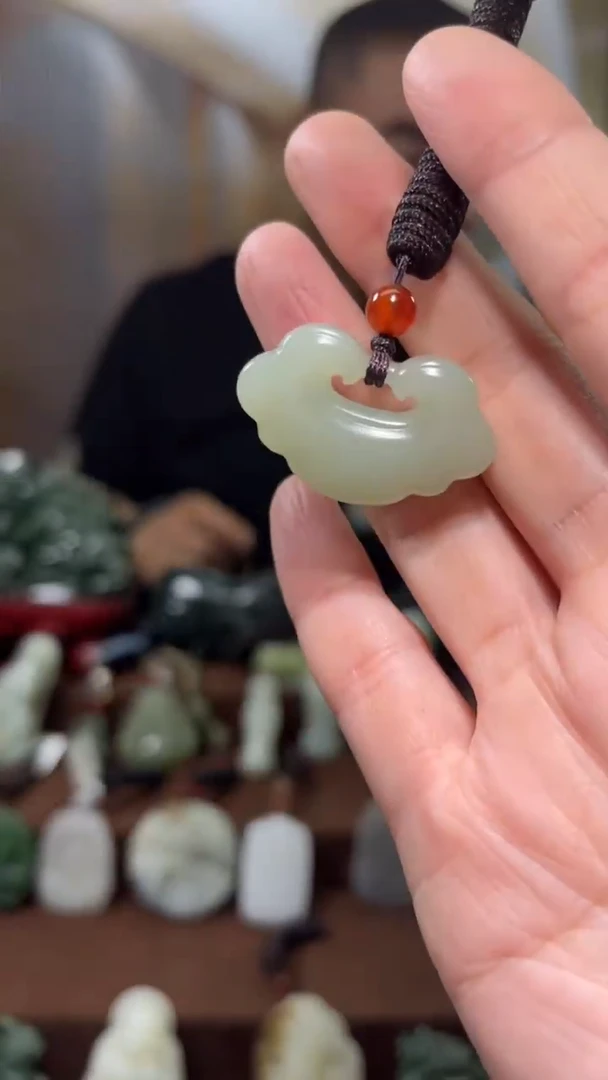 颈饰未镶嵌和田玉·