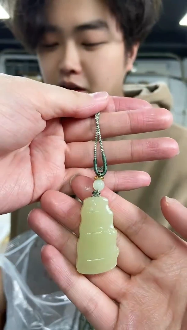 【闪购商品】和田玉吊坠未镶嵌多样性发其一颜色微差