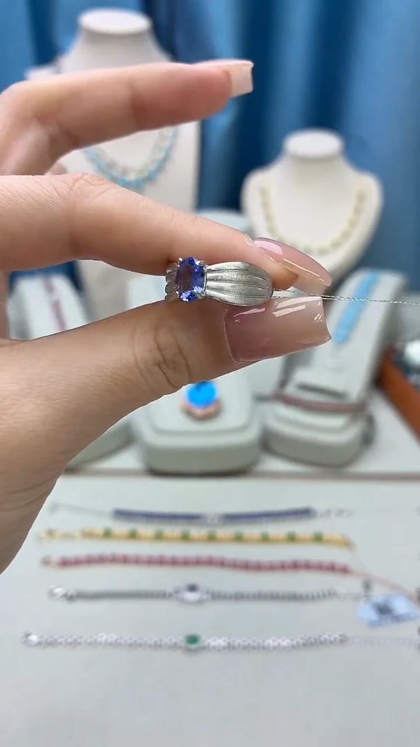 银S925镶嵌戒指坦桑石292JH0101产品一个（多样性）