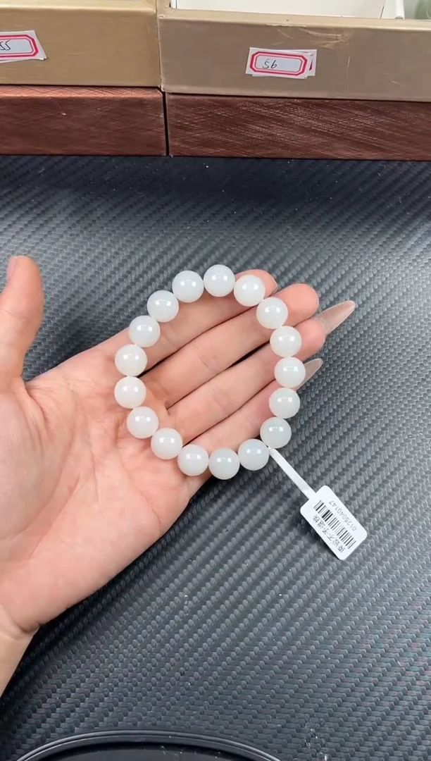 未镶嵌手串和田玉黑山微色差卡12