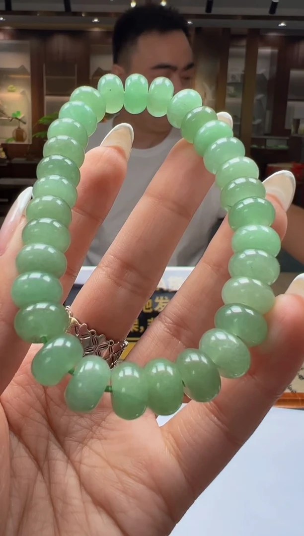 翡翠未镶嵌颈饰F2025-5-13-138