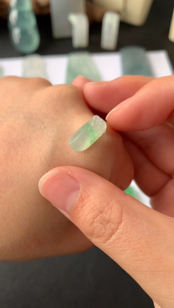 【闪购商品】定制翡翠未镶嵌翡翠