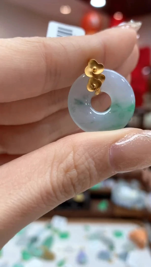 【闪购商品】翡翠吊坠(不含链)18K金镶嵌甜甜圈