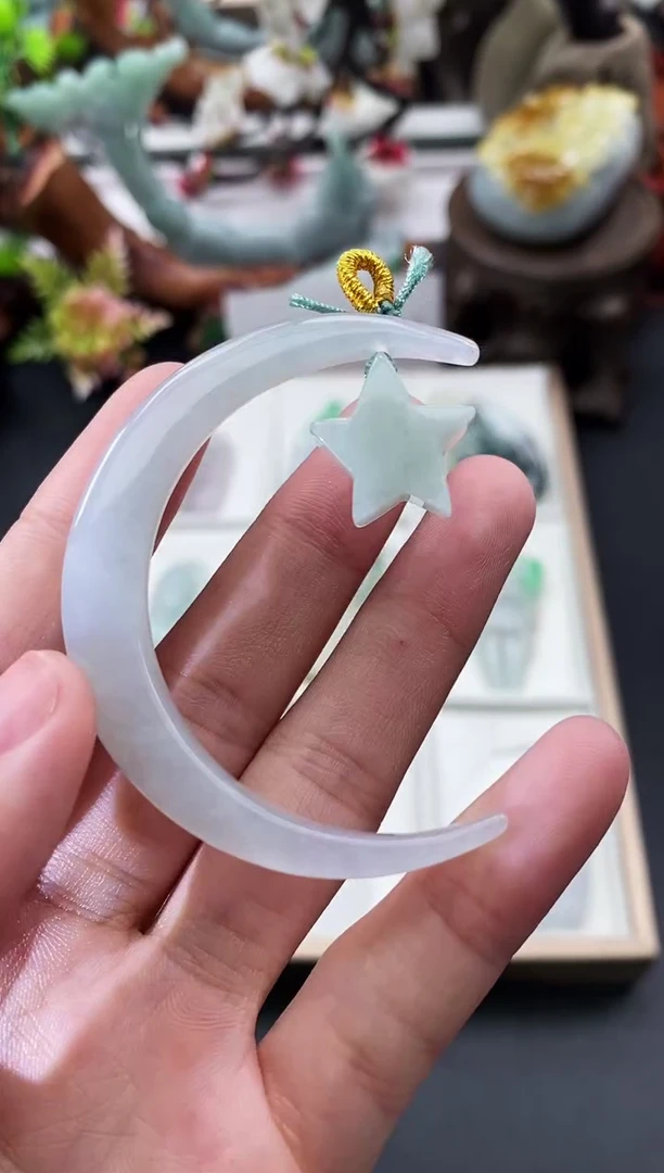 翡翠未镶嵌颈饰天然缅甸A货翡翠