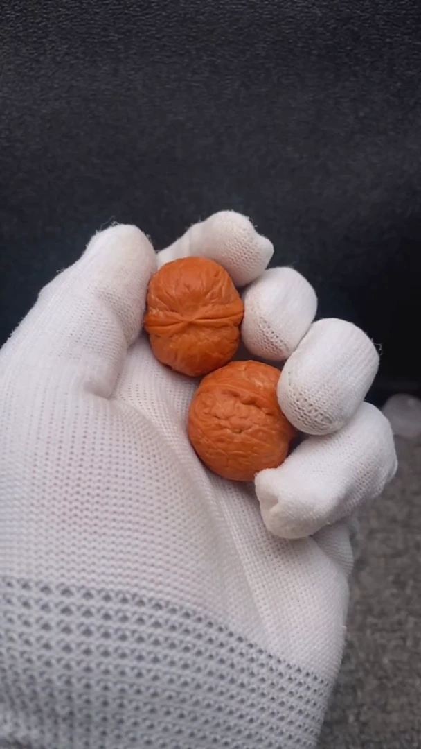 【闪购商品】文玩核桃把件蛇皮元宝