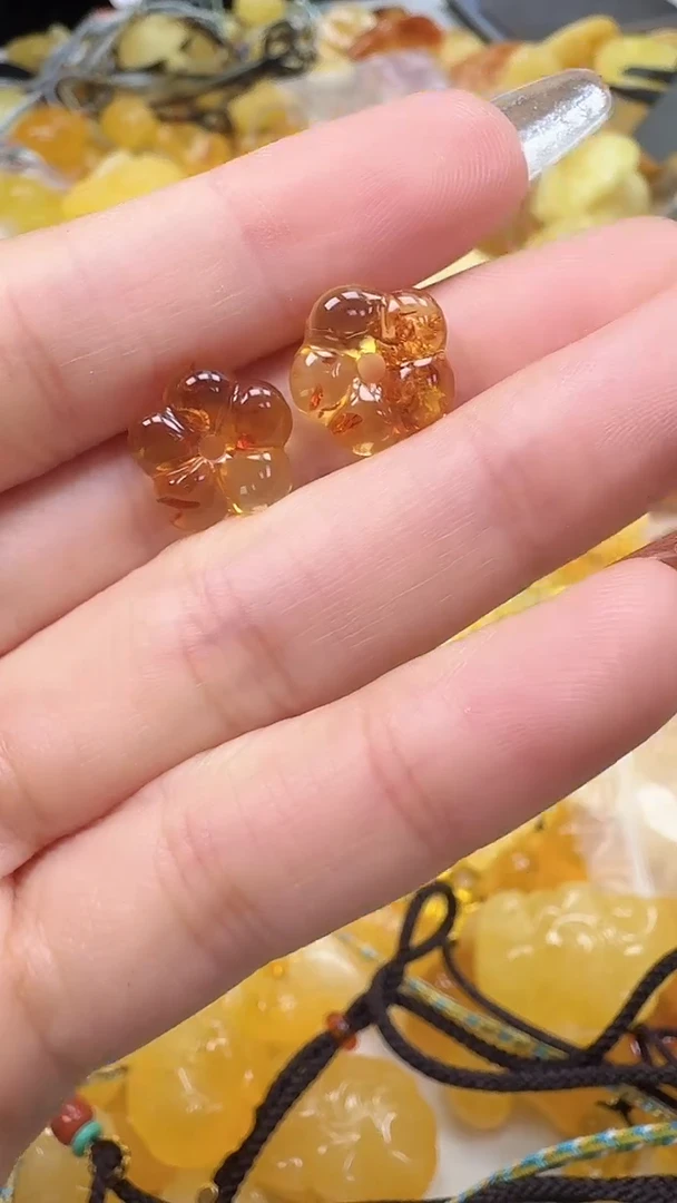 裸石琥珀未镶嵌随机一个