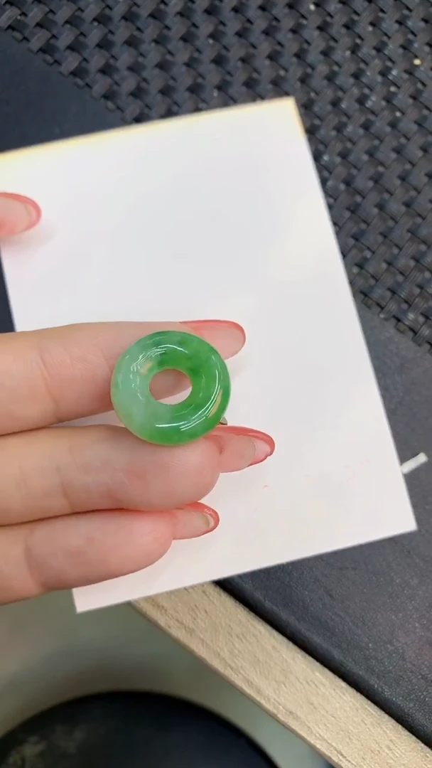 颈饰未镶嵌翡翠1