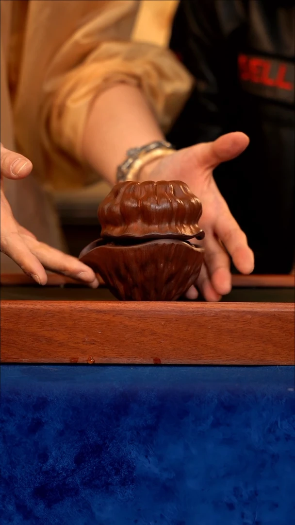 紫砂 宜兴紫砂 GSB 荷花壶