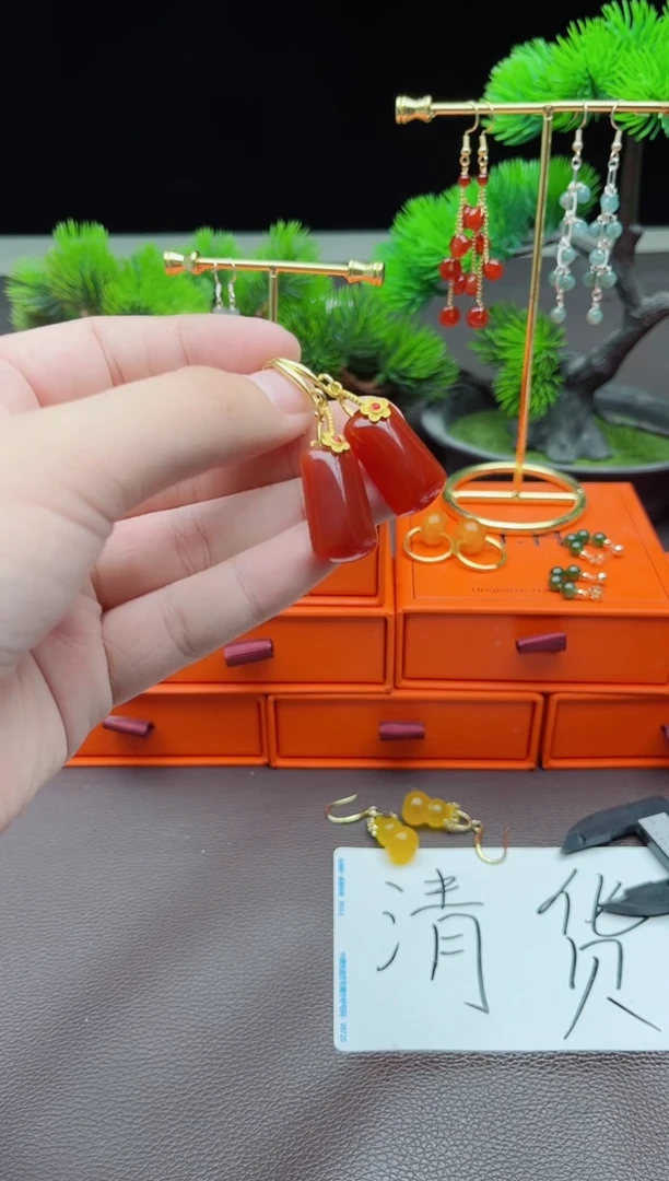 玛瑙/玉髓耳饰银S925镶嵌红无事牌