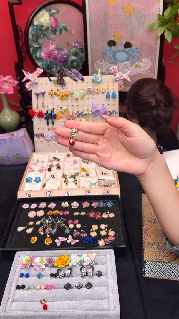 刺绣沉*ò非遗手工绒花