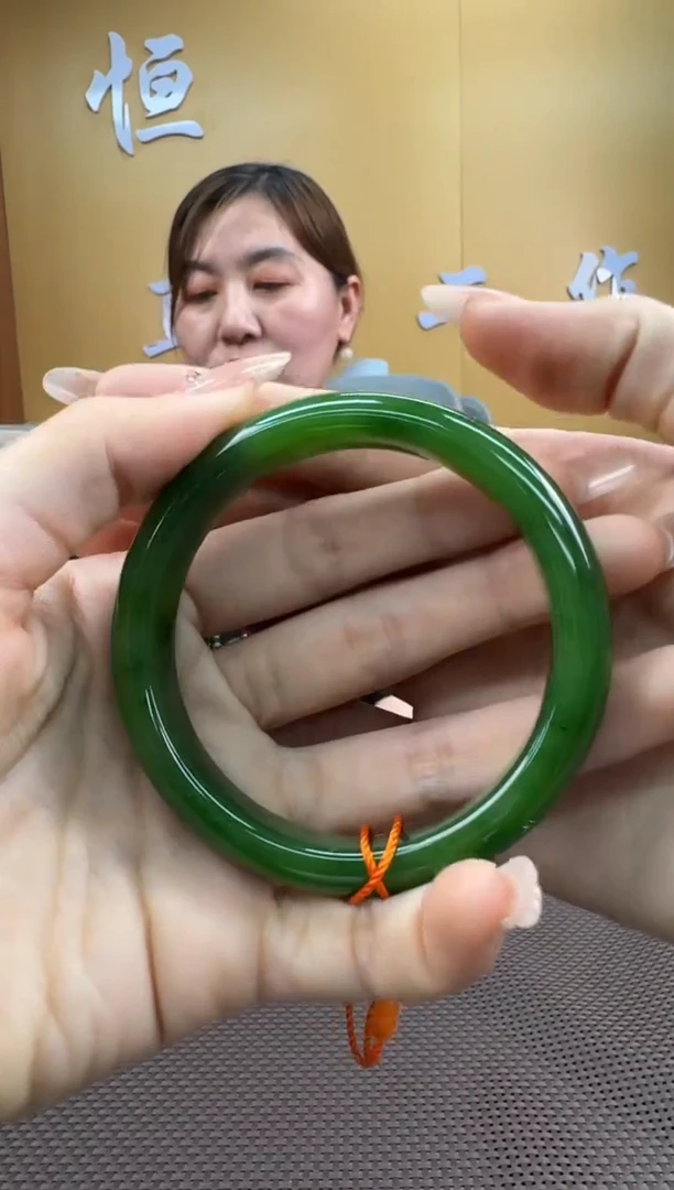 【闪购商品】和田玉手镯未镶嵌59