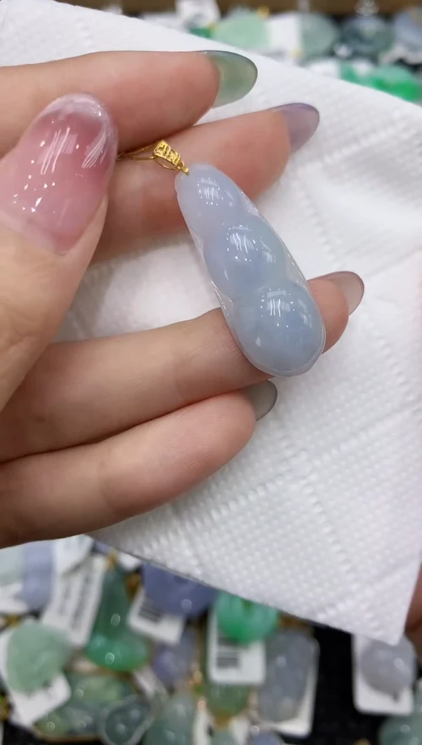 翡翠18K金镶嵌颈饰111111111111