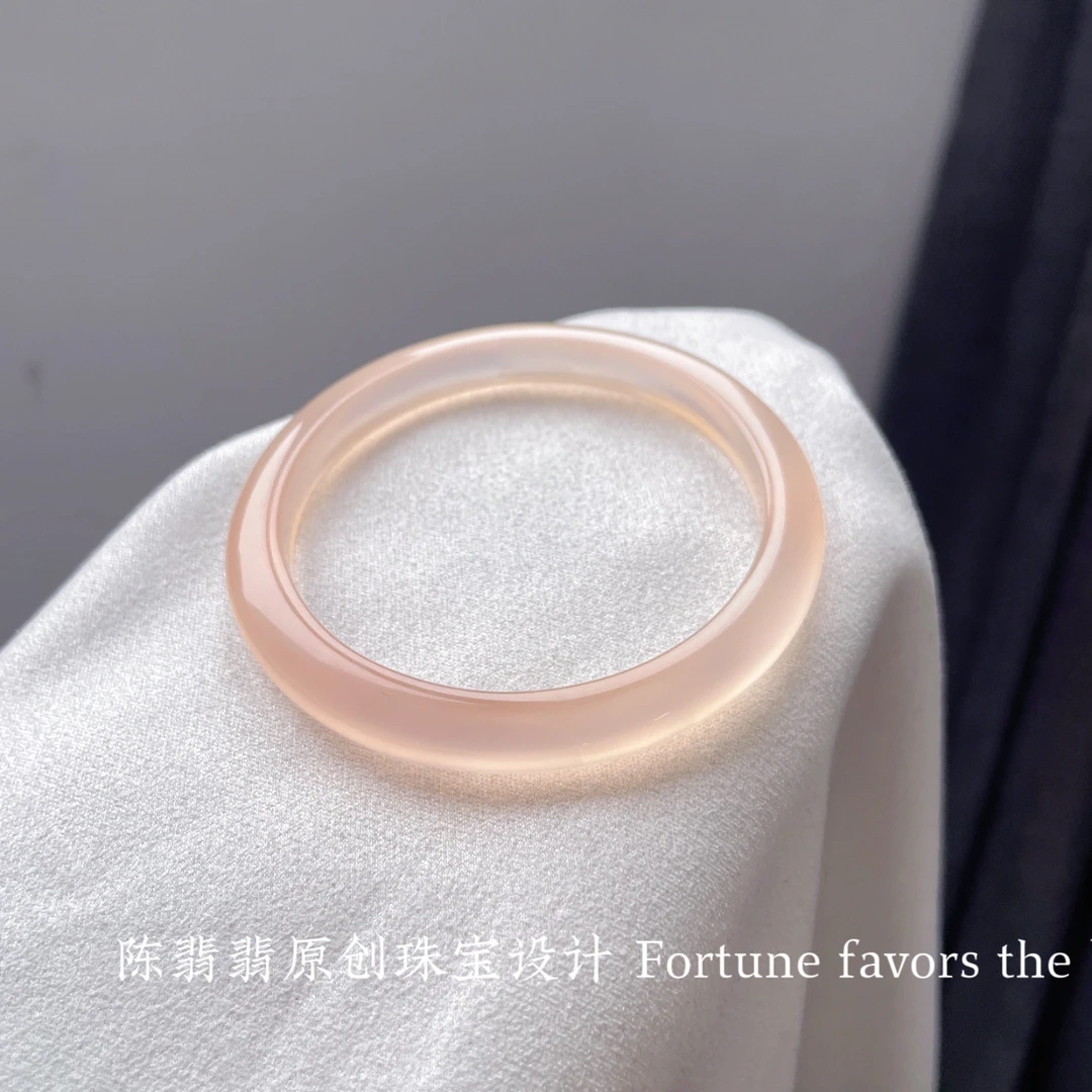 天然玉镯少女款年轻粉色圆条藕粉玉手镯真玉西柚藕粉手镯送礼物女