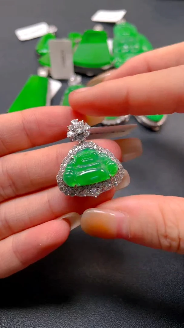 颈饰银S925镶嵌翡翠吊坠