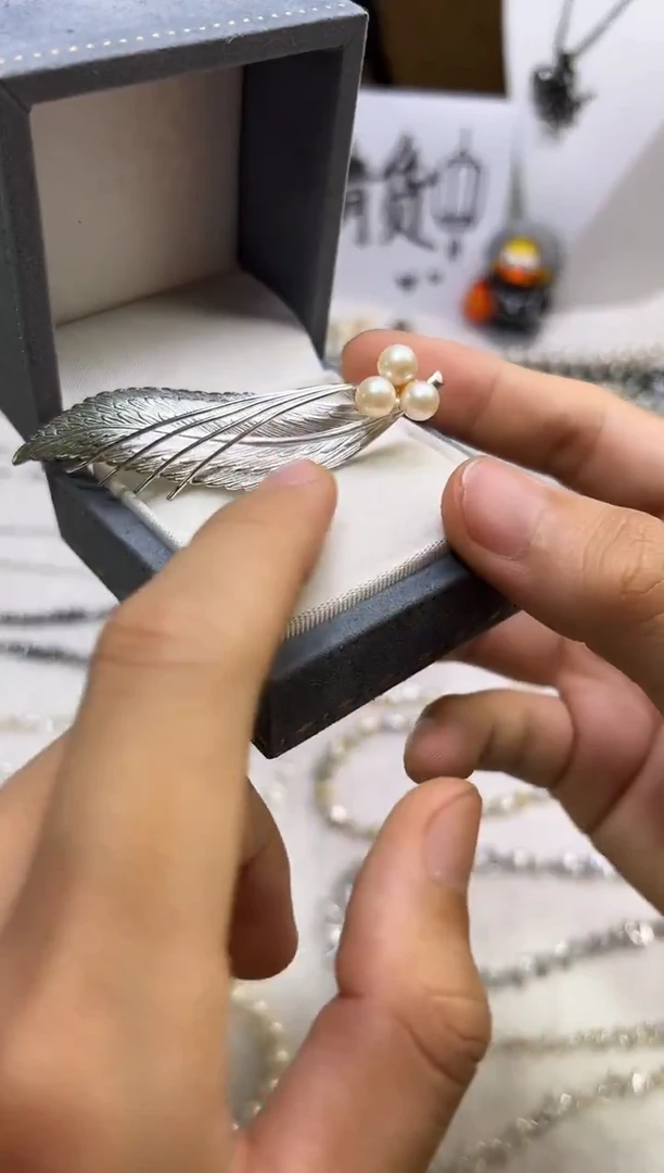 未镶嵌胸饰海水珍珠珍珠