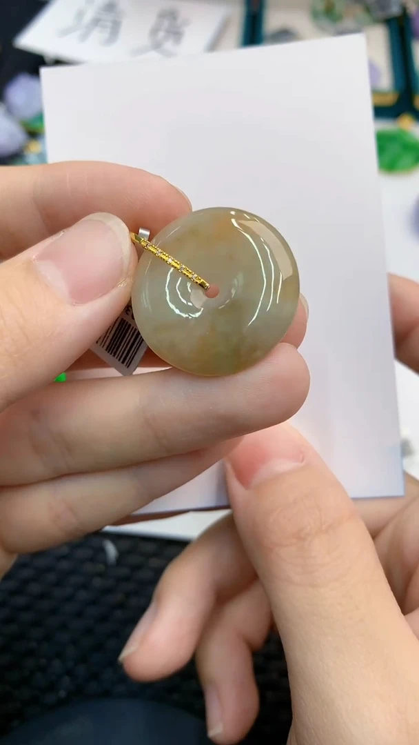 翡翠18K金镶嵌颈饰           1