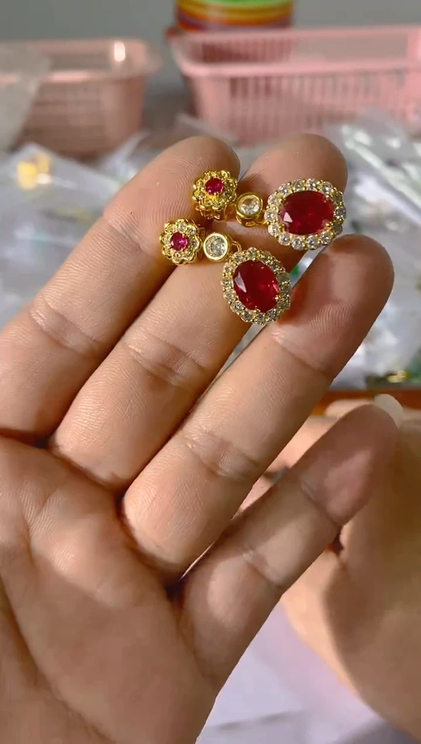 【闪购商品】水晶颈饰银S925镶嵌900红宝，蓝宝，多样性发一件赠链