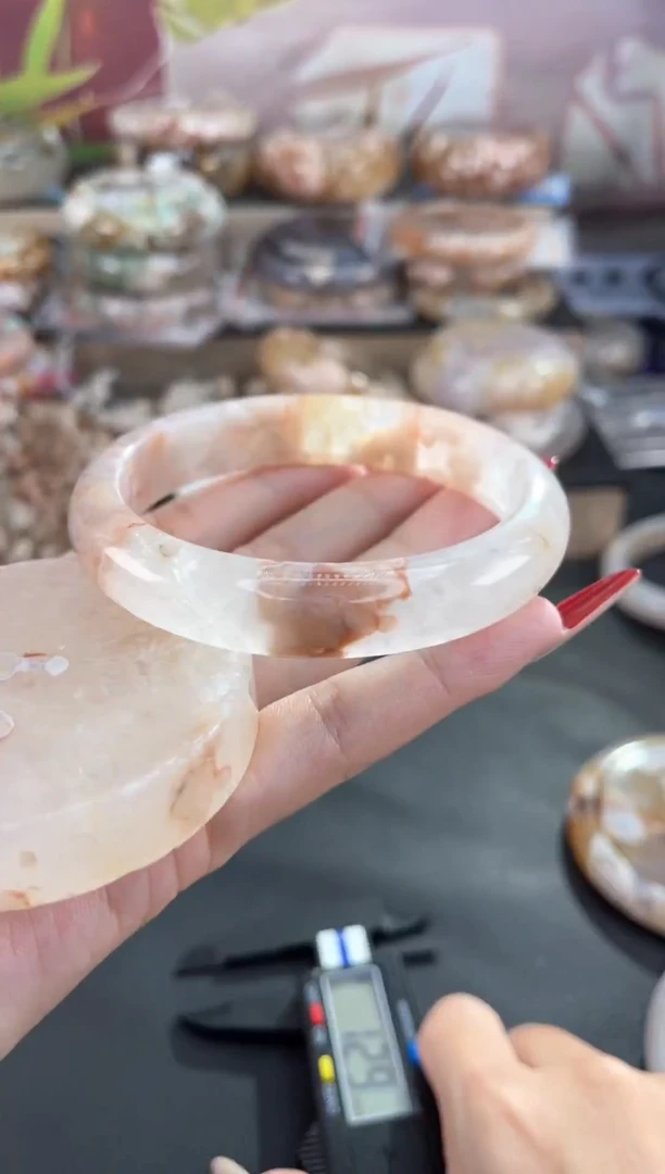 手镯玛瑙/玉髓未镶嵌63（纯天然赠品镯心 不保证完美）