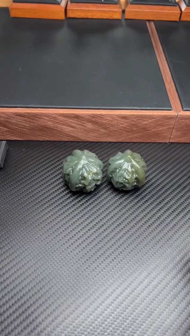 未镶嵌和田玉把件且末微色差近矿M