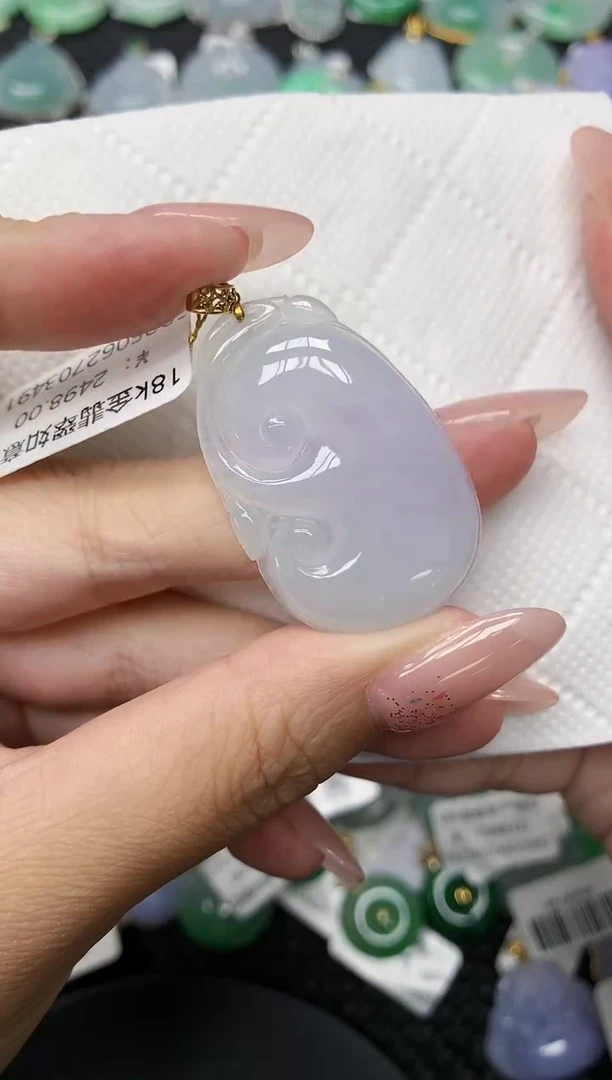 颈饰18K金镶嵌翡翠1111111111