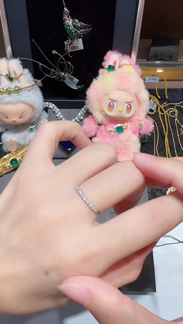 戒指蓝宝石18K金镶嵌0.2ct