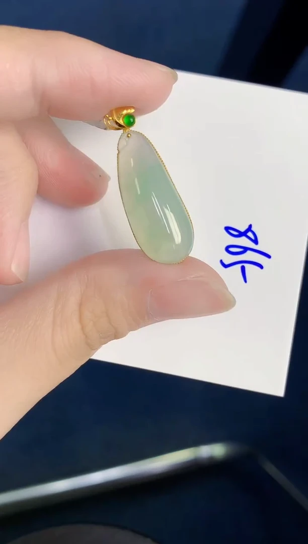 颈饰18K金镶嵌翡翠天然翡翠缅甸A货
