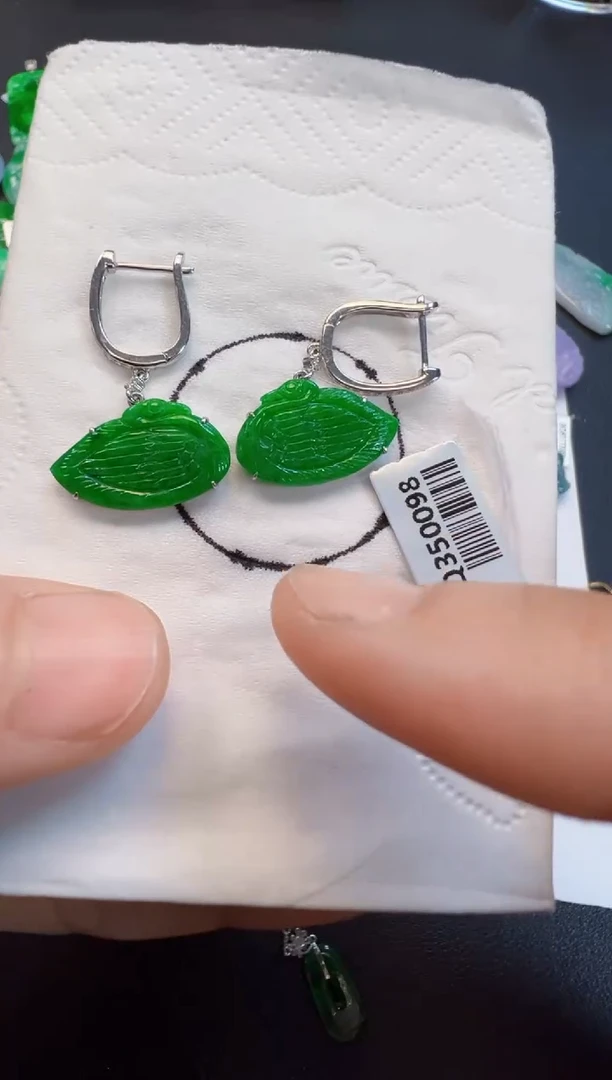 【闪购商品】翡翠耳饰18K金镶嵌3980元