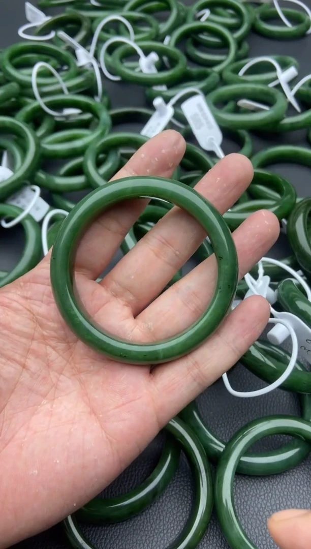 未镶嵌手镯和田玉（碧玉）48-58