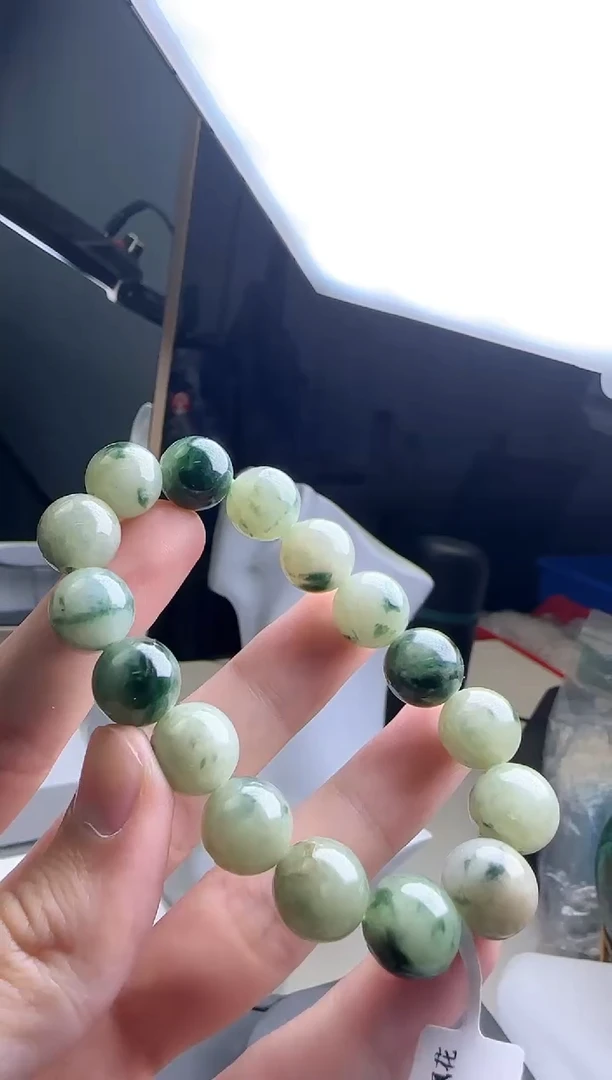 【闪购商品】翡翠手串未镶嵌翡翠手串33