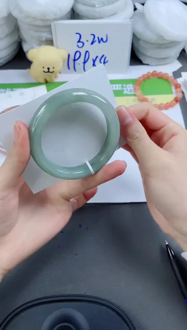 【闪购商品】石英质玉手镯未镶嵌192-54.7