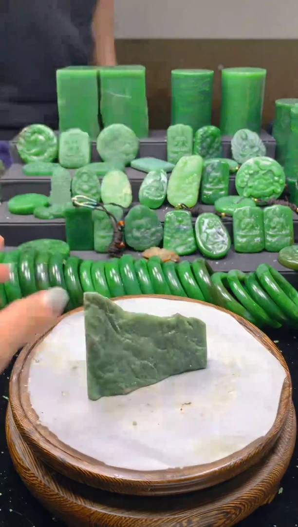 未镶嵌和田玉（碧玉）珠宝半成品1