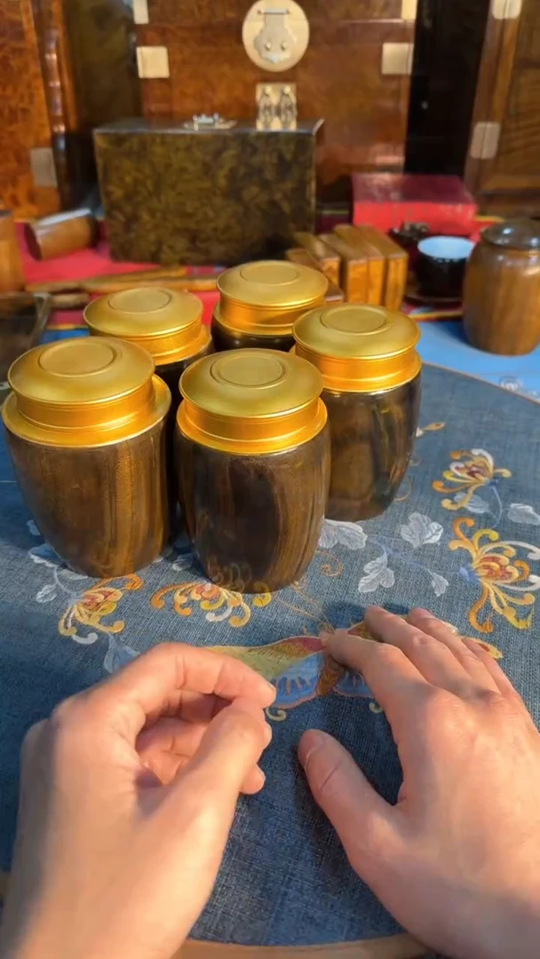 【闪购商品】乌木类成套家具阴沉锡盖茶叶罐（有暇）  s42