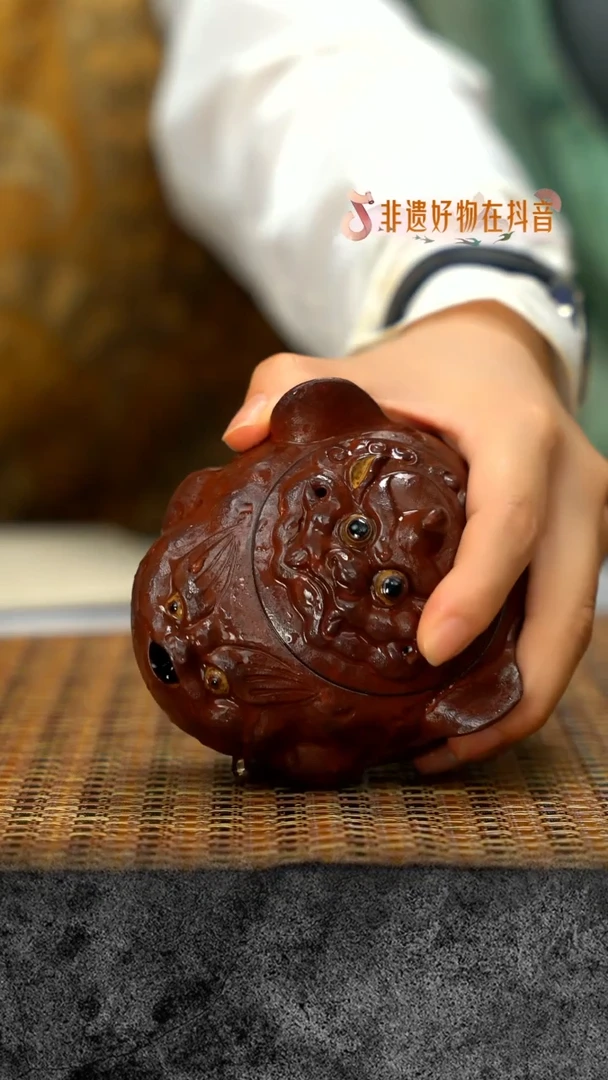 茶壶紫砂宜兴紫砂45 貔貅手抓