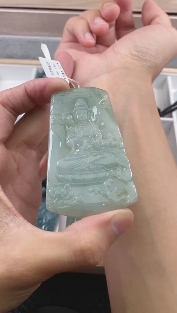 翡翠未镶嵌颈饰